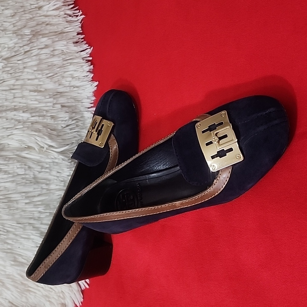 Tory Burch Howie Dark Blue Pumps with Gold Accent